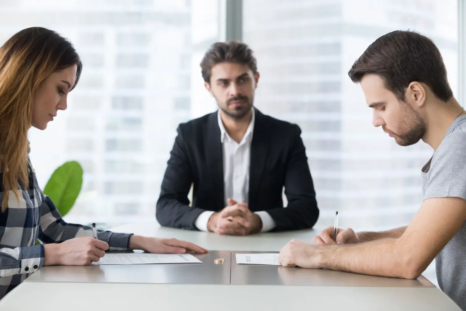 How EH Mediation Guides Couples Toward Fair and Balanced Outcomes Borehamwood