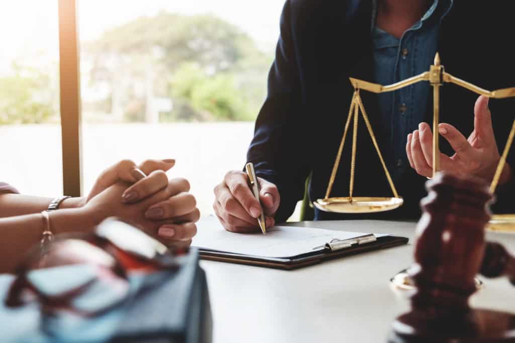 Court Applications vs. Mediation: A Less Stressful Path with EH Mediation Borehamwood